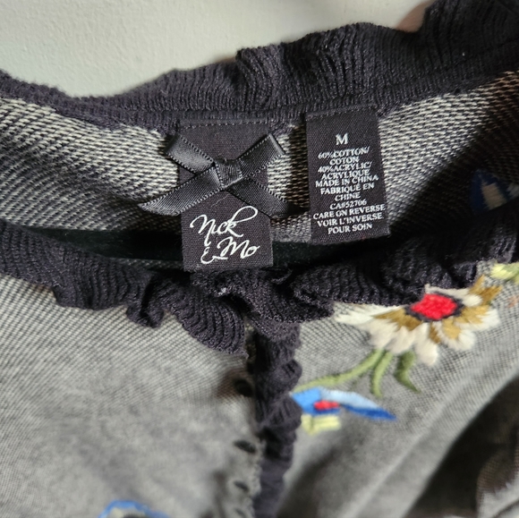 Nick & Mo Button-Down Cardigan, Black and White with Floral Details, Size US M - Picture 3 of 4